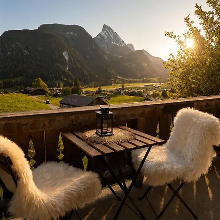 Cozy Alpine Retreat With Mountain View * Гштад