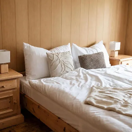Апартаменты Cozy Alpine Retreat With Mountain View *
